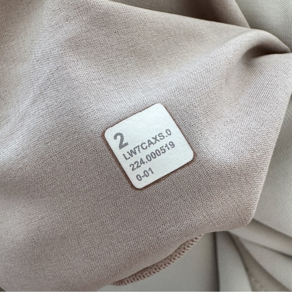 LULULEMON • Softstreme High-Rise Short 4" in White Opal - Picture 10 of 12